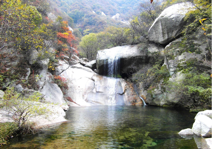 自驾游好去处推荐   神灵寨景区位于洛阳西南90公里的洛宁县熊平山