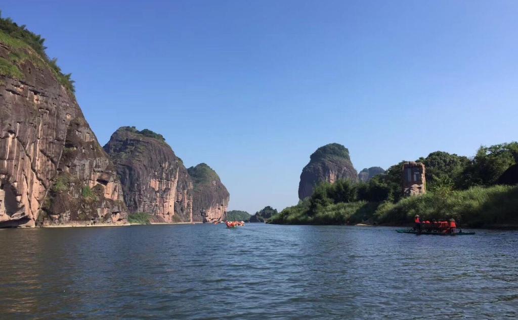 鹰潭龙虎山2日自驾路书：龙虎山景区-上清古镇-芦溪河竹筏漂流-悬棺表演2日自驾游