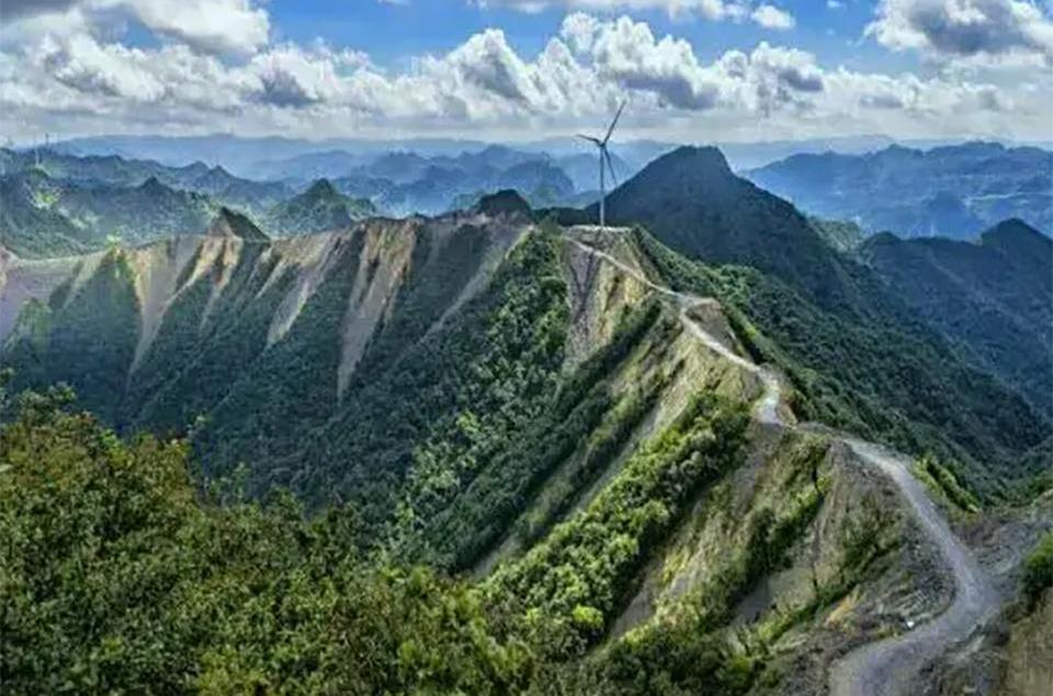 重庆出发渝东北3日自驾游：刀背梁-云阳龙缸-万寿古寨-张飞庙3日重庆周边自驾游