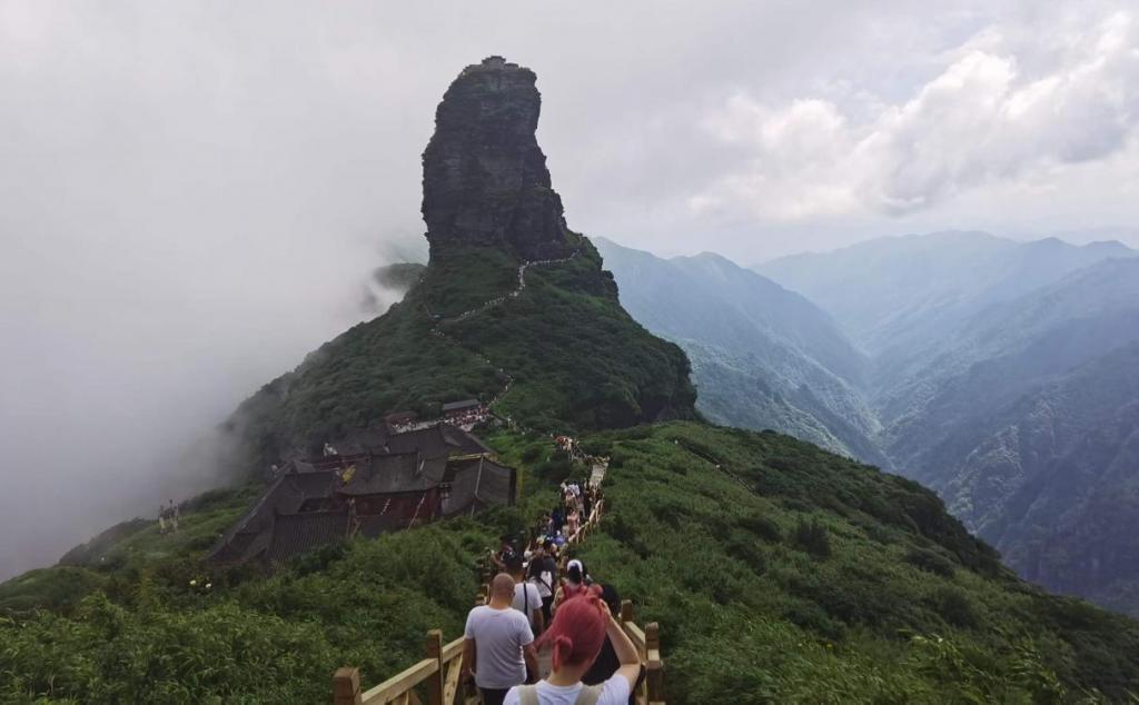 广东出发贵州6日自驾路书：东漓古村-千户苗寨-梵净山-贺州6日深度自驾游